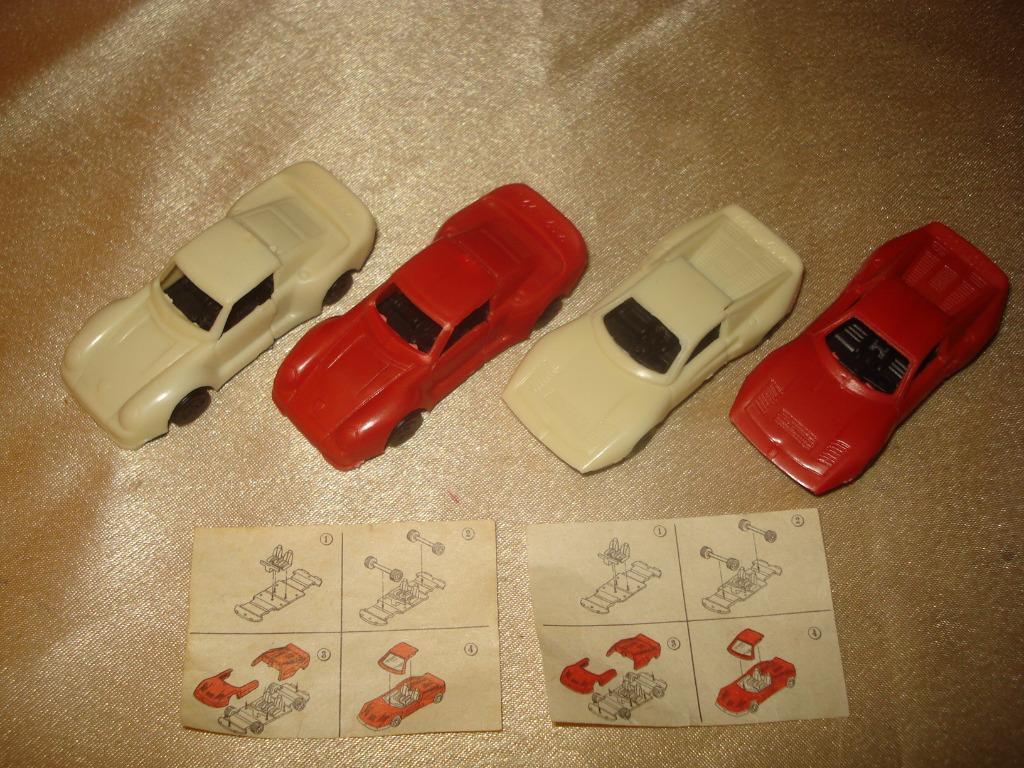 KINDER Ancienne Série Complète de 4 Voitures de Course 1991, Collections, Œufs à surprise, Comme neuf, Enlèvement ou Envoi