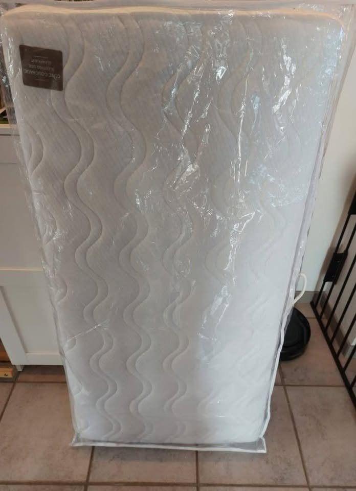 Matelas bébé cocolatex 120x60, Ophalen