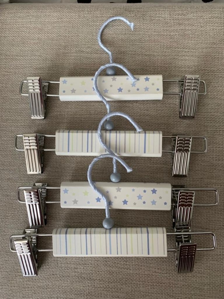 Kleerhangers/broek-rokhanger kinderkledij hout, Ophalen of Verzenden, Zo goed als nieuw