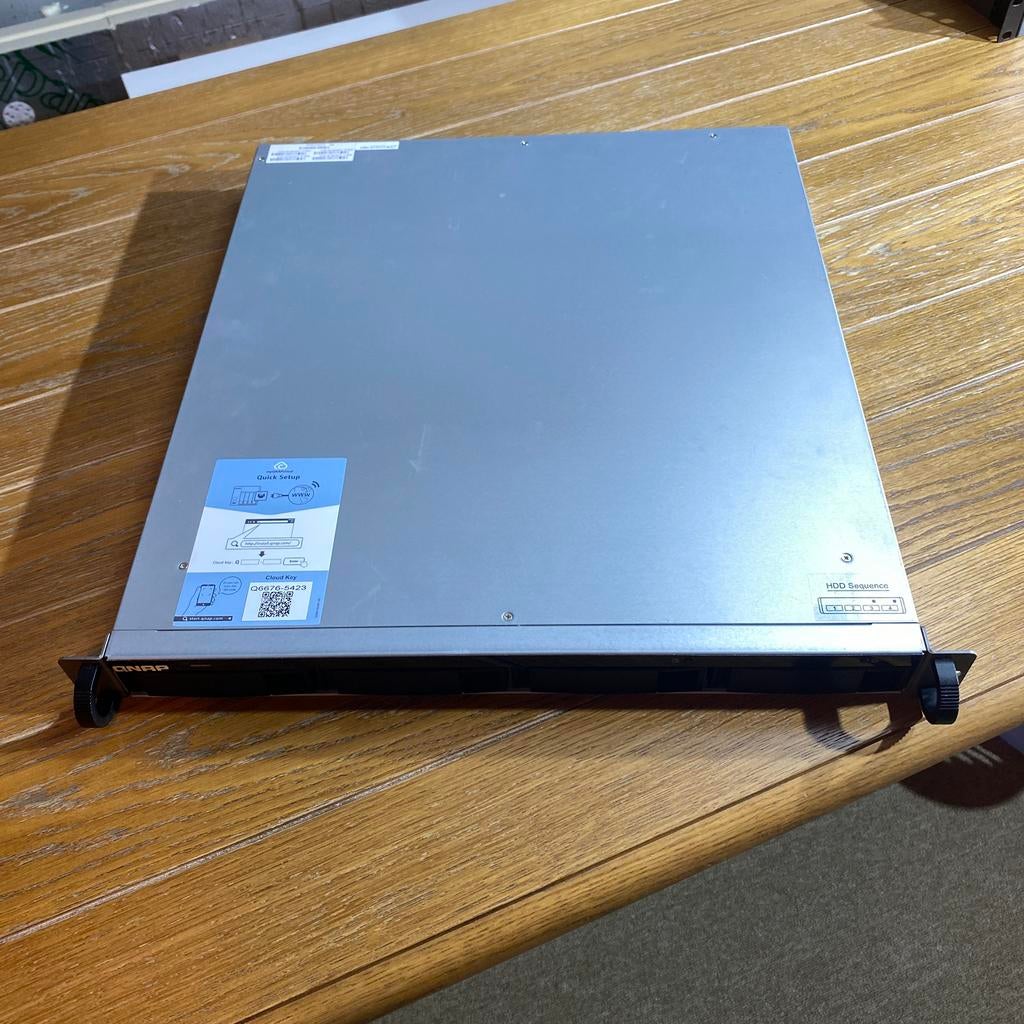 Qnap rack nas 8Gb, 3x 2Tb harde schijven, Ophalen, Zo goed als nieuw