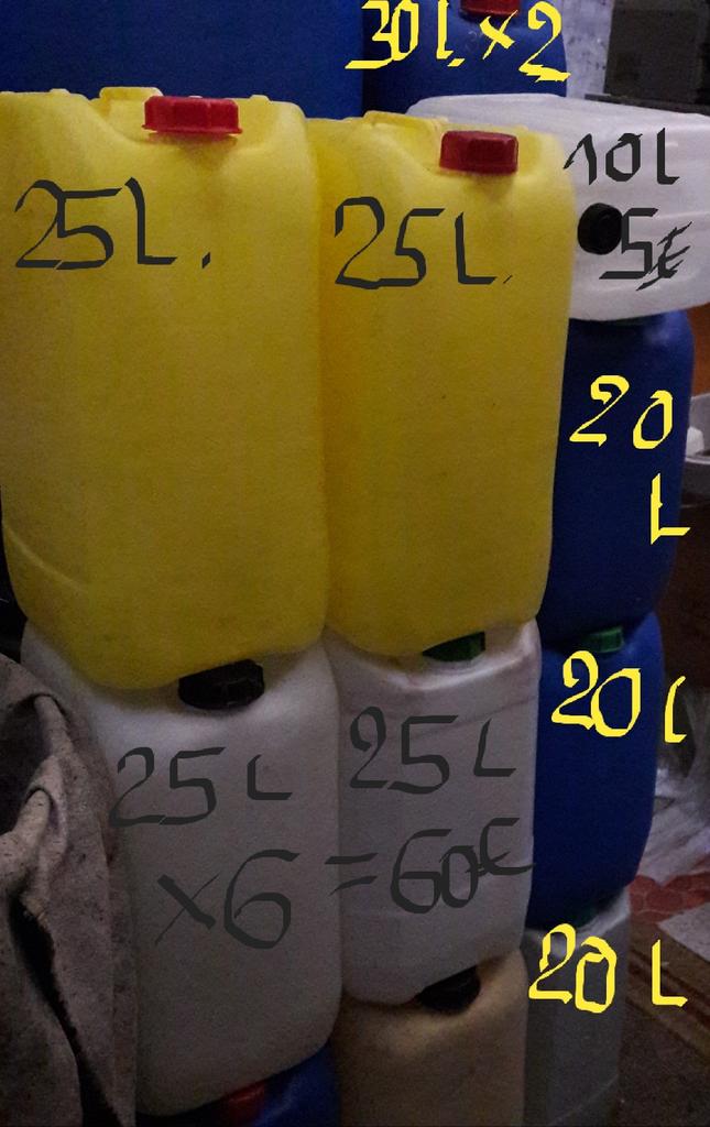 Vat 225L=30€/st - Bus 60L=20€ - fût 100L 120L 30€/sk, Ophalen of Verzenden