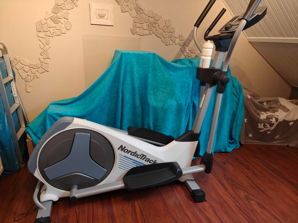 Cross trainer van het merk Nordictrack, Sport en Fitness, Fitnessapparatuur, Ophalen, Zo goed als nieuw, Crosstrainer