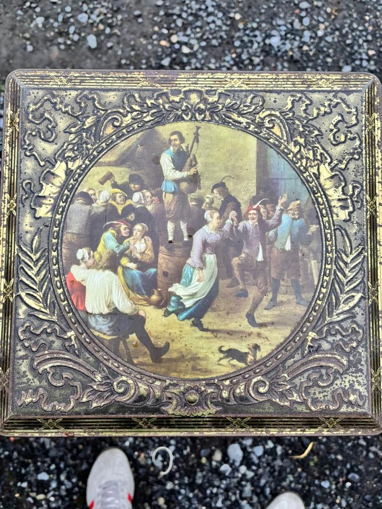 Vintage koekendoos, Enlèvement