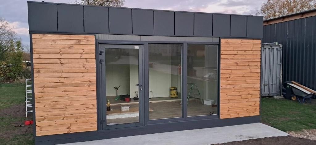 Pavillon 6x6 m – espace pour votre entreprise