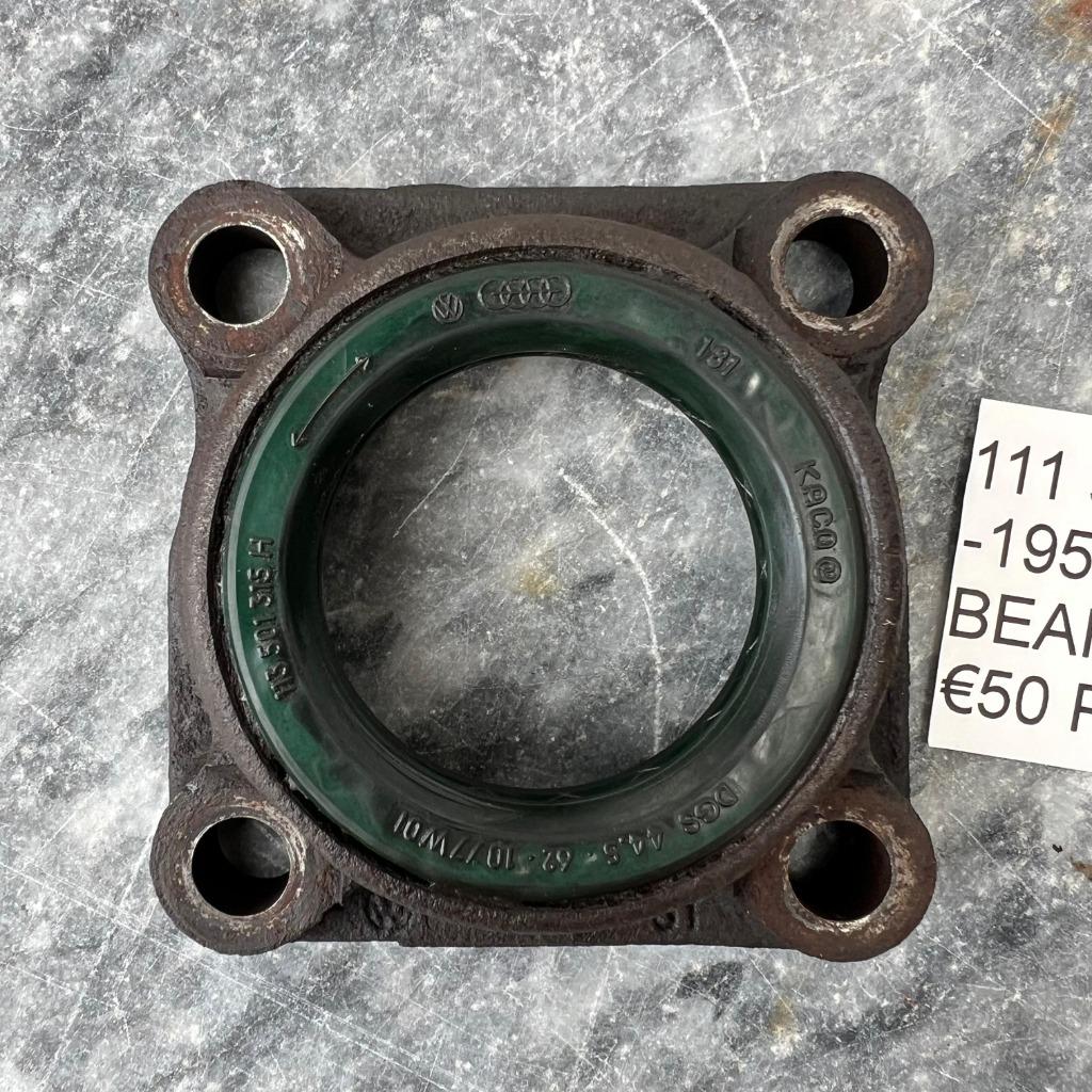 VW Kever wiellagerdeksel 1957 en ouder 111501311 ovaal gespl, Ophalen of Verzenden, Gebruikt