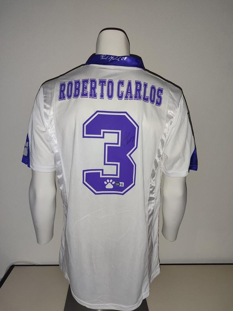 Roberto Carlos a signé le maillot du Real Madrid avec le man, Collections, Enlèvement ou Envoi, Neuf, Maillot