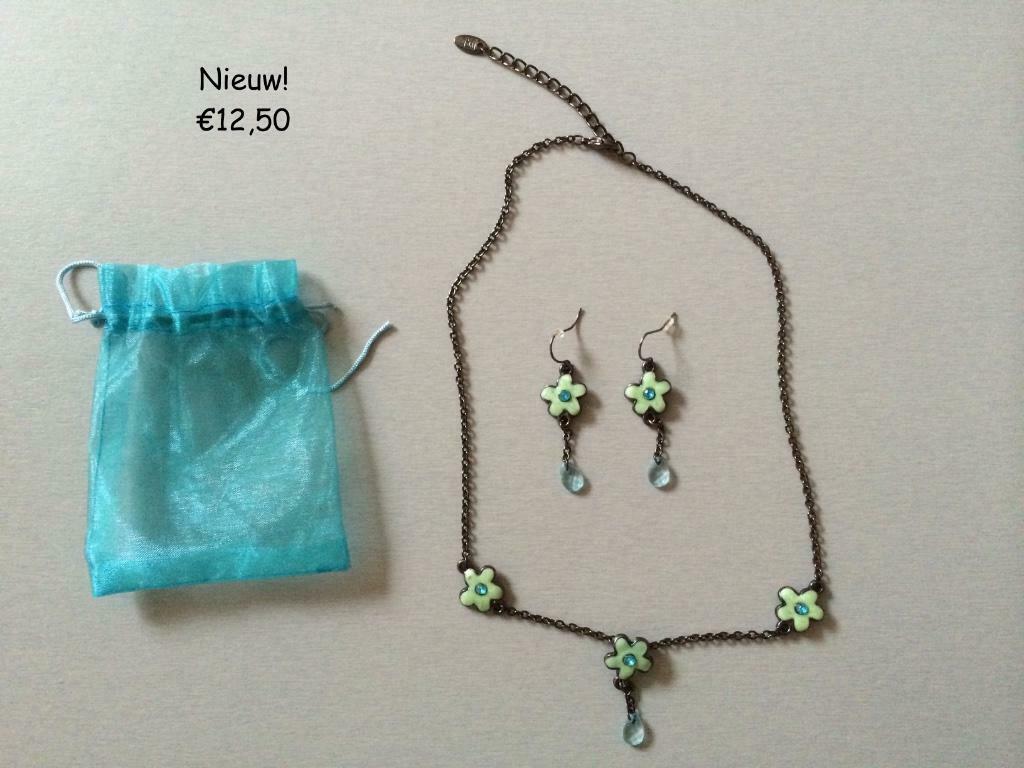 lot juwelen: kettingen, armbandjes, oorbellen en ring, Handtassen en Accessoires, Kettingen, Ophalen of Verzenden, Zo goed als nieuw