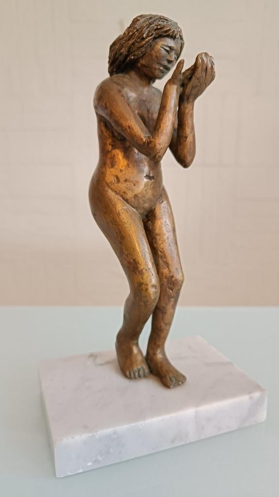 Femme en bronze sur marbre., Antiquités & Art, Enlèvement ou Envoi