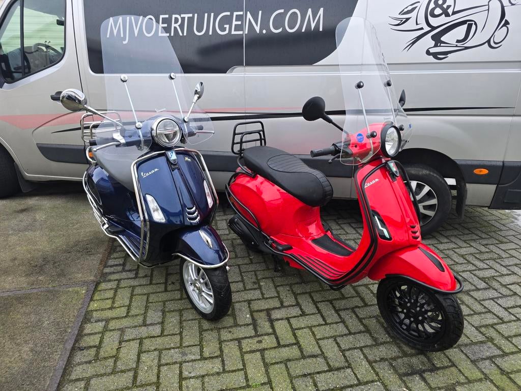 2x Vespa Primavera a klasse vol met beugels windscherm led, Fietsen en Brommers, Ophalen