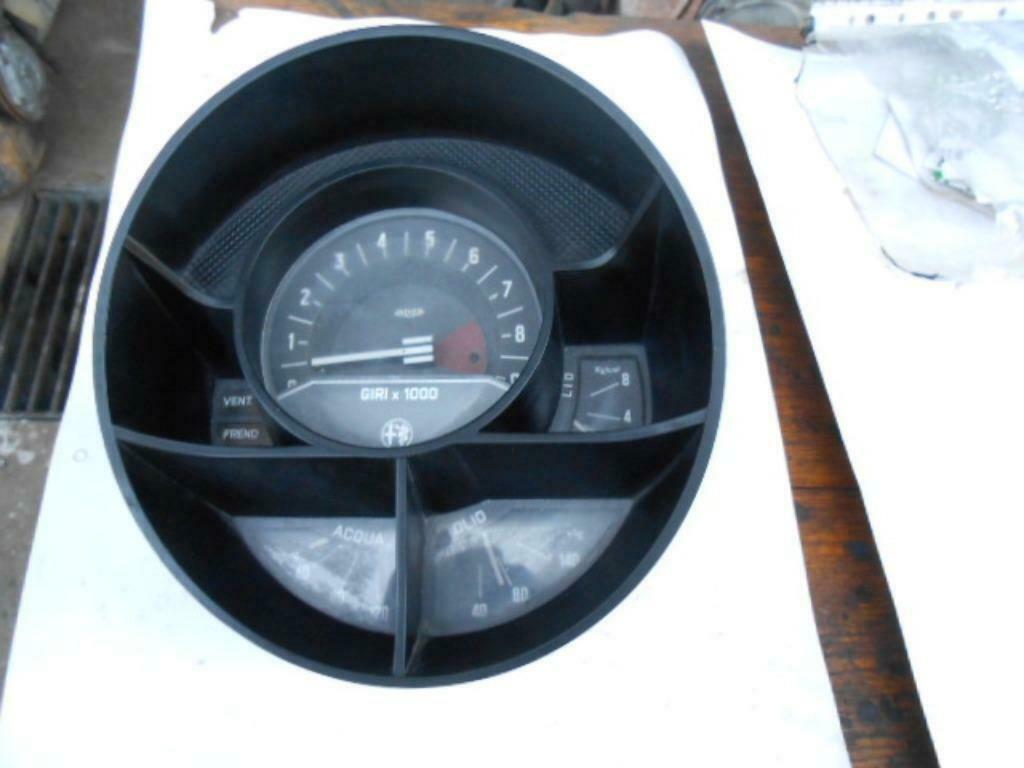 Compte tours for Alfa Romeo Montreal, Autos : Pièces & Accessoires, Tableau de bord & Interrupteurs, Alfa Romeo, Utilisé, Enlèvement ou Envoi