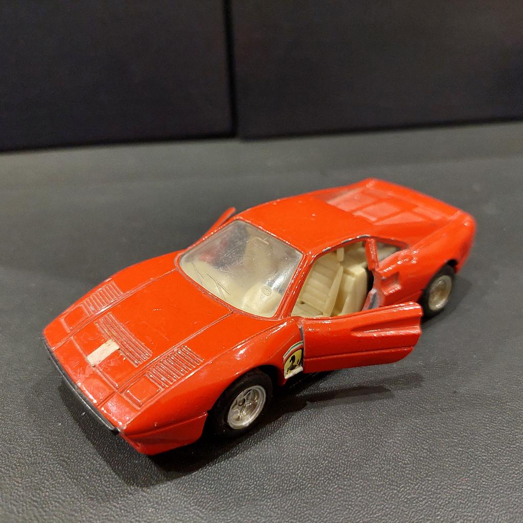 Ferrari 288 GTO - Maisto 1/36, Kinderen en Baby's, Speelgoed |Speelgoedvoertuigen, Ophalen of Verzenden