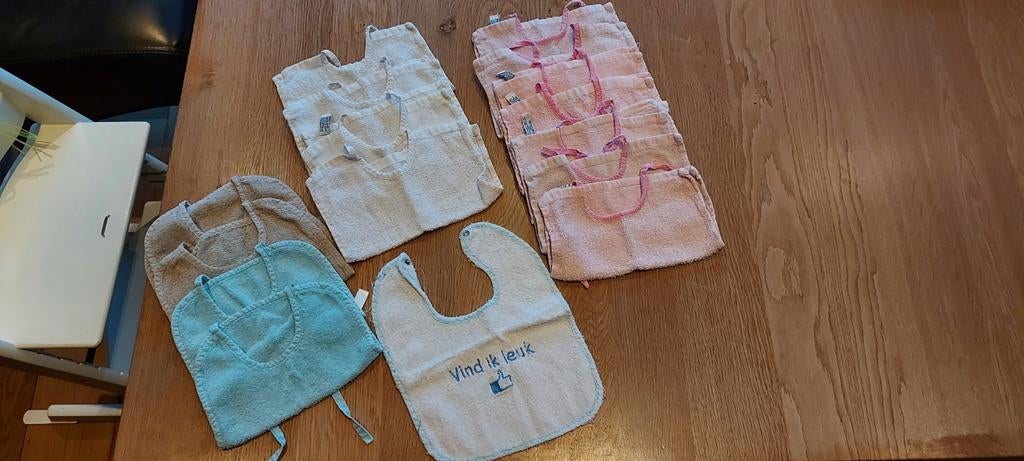 Slabbetjes 16 stuks, Kinderen en Baby's, Ophalen