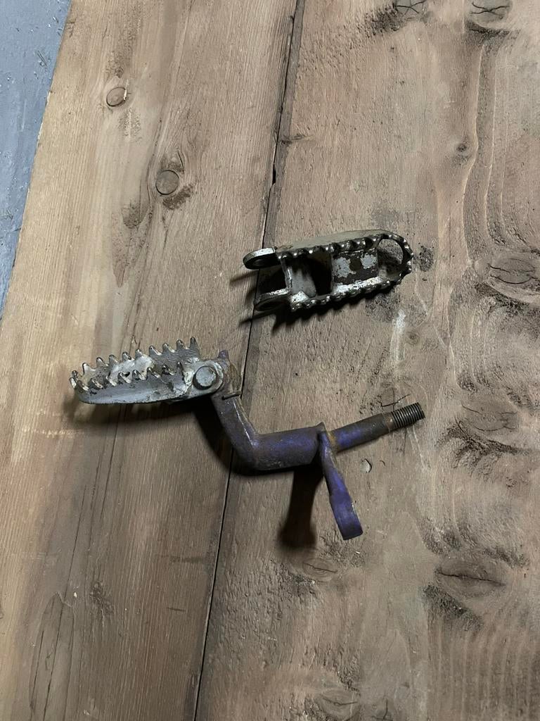 Kawasaki KLX 300 Repose pieds droit et gauche, Ophalen, Gebruikt