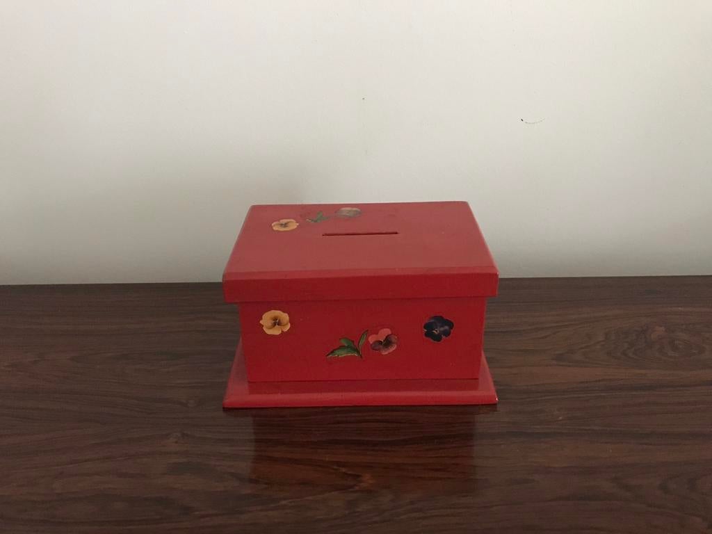 Retro houten spaarpot rood viooltjes, Ophalen of Verzenden