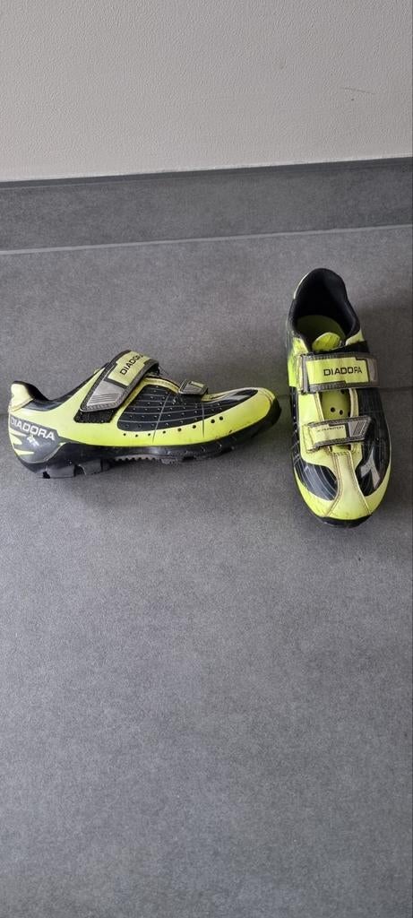 Diadora klikschoenen maat 35, gebruikt maar kan nog mee, Fietsen en Brommers, Ophalen of Verzenden, Zo goed als nieuw