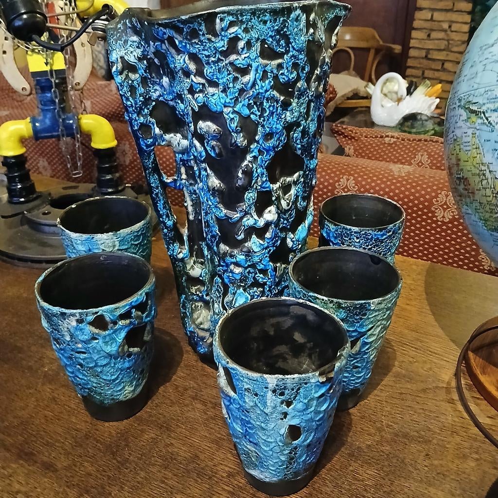 Ensemble Pichet + 6 verres en Céramique Fat Lava – Vintag, Antiquités & Art, Enlèvement ou Envoi