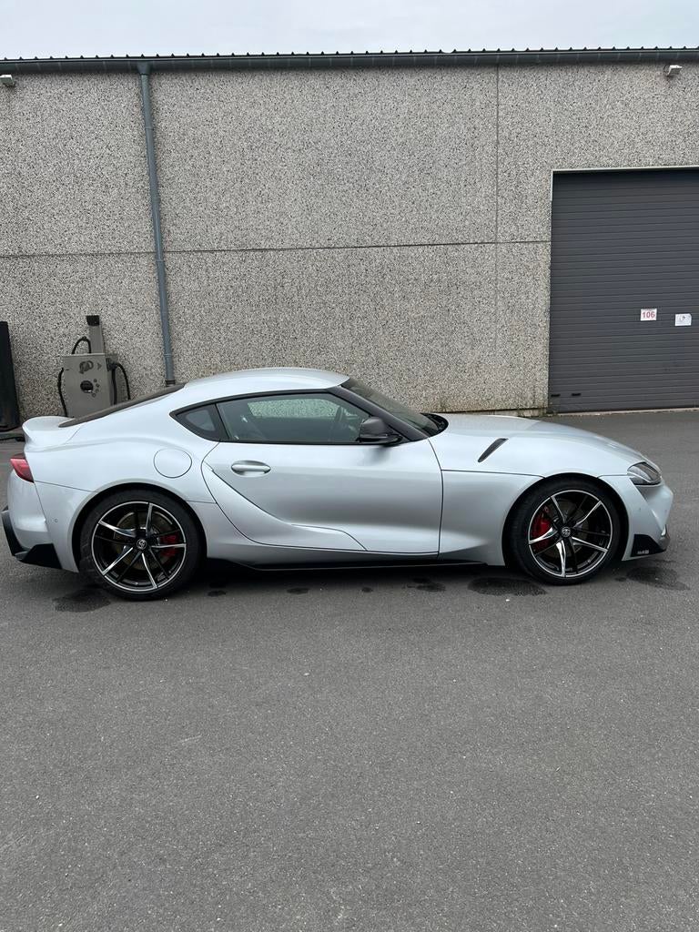 Toyota Supra GR Legend 3.0L, Autos, Cuir, Argent ou Gris, Achat, 170 g/km