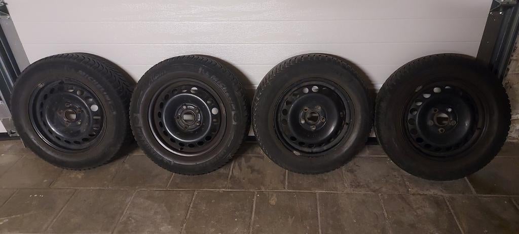 Pneus Hiver Michelin Alpin avec jantes, 15 pouces, Pneus hiver, Pneu(s), Utilisé