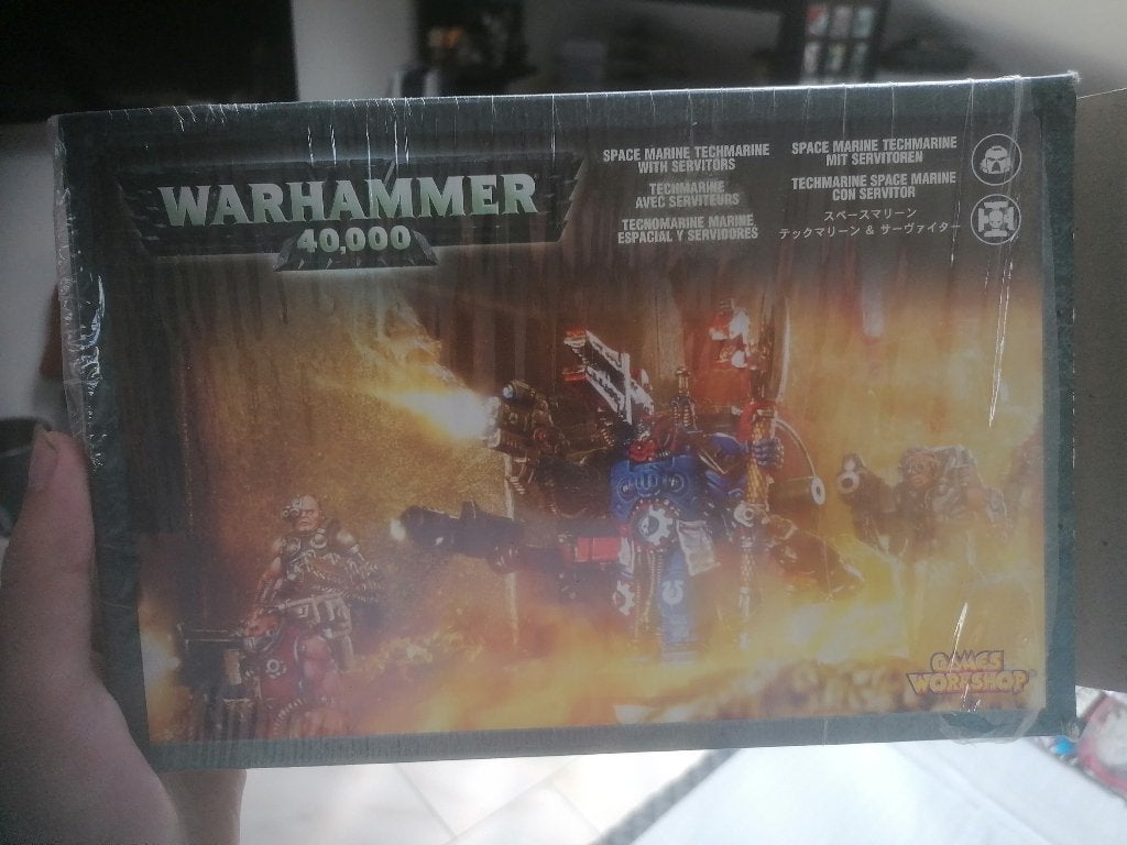 Boîte Warhammer 40k Space Marine Techmarine(Version Métal, Enlèvement, Neuf, Personnage ou Figurines
