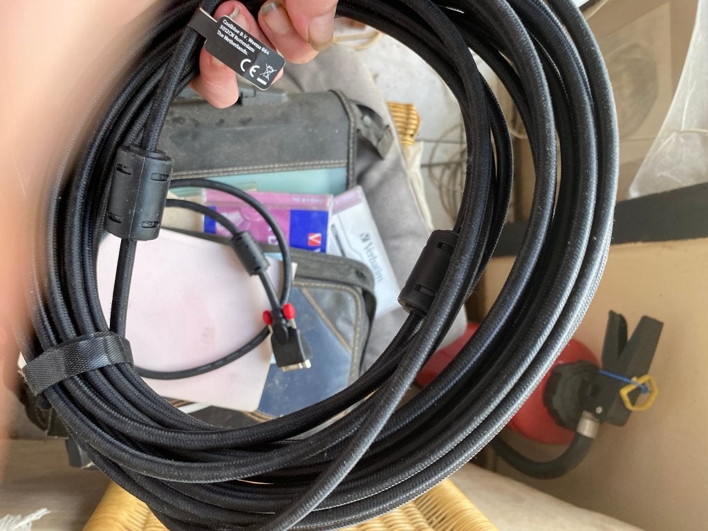 vga-kabel van 3 meter, Computers en Software, Pc- en Netwerkkabels, Ophalen, Zo goed als nieuw