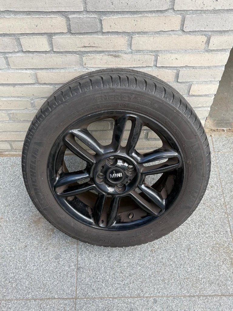 Originele MINI 16" velgen zwart Michelin banden 195/55 R16, Autos : Pièces & Accessoires, 16 pouces, Véhicule de tourisme, Pneus été
