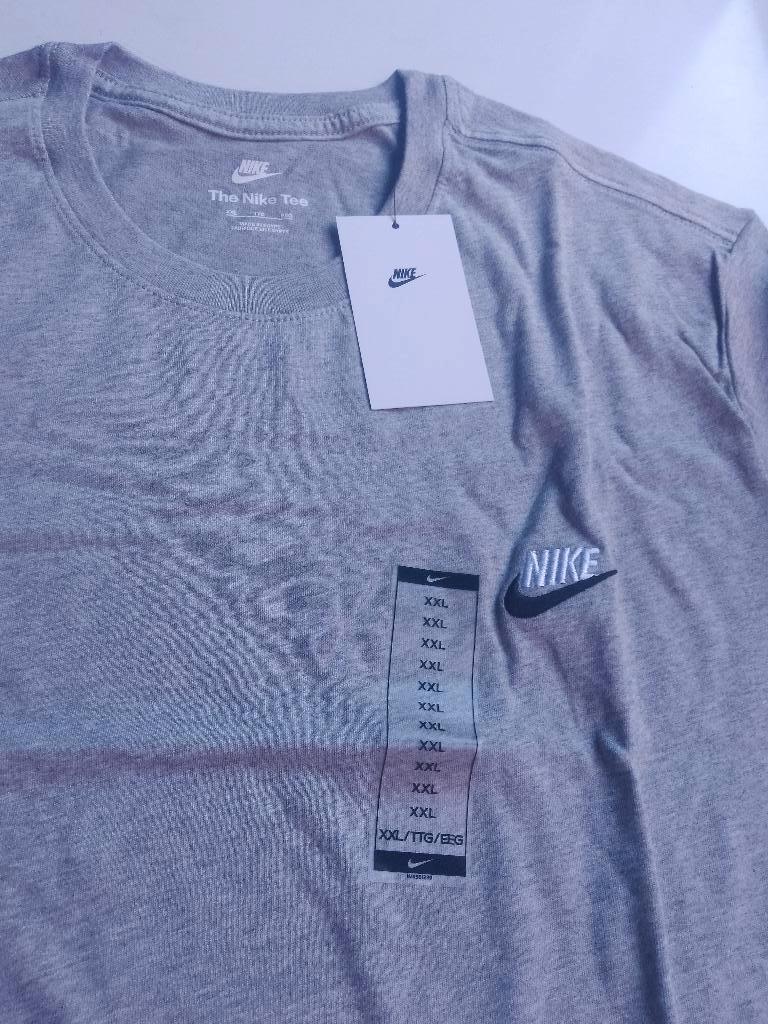 nieuw XXL Nike Core T-Shirt in verpakking (25€), Vêtements | Hommes, T-shirts, Neuf, Gris, Nike, Autres tailles