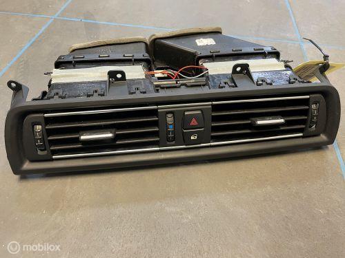 Dashboard luchtrooster  BMW 5-serie Touring F11 64229209136, Enlèvement ou Envoi, Utilisé, BMW, BMW