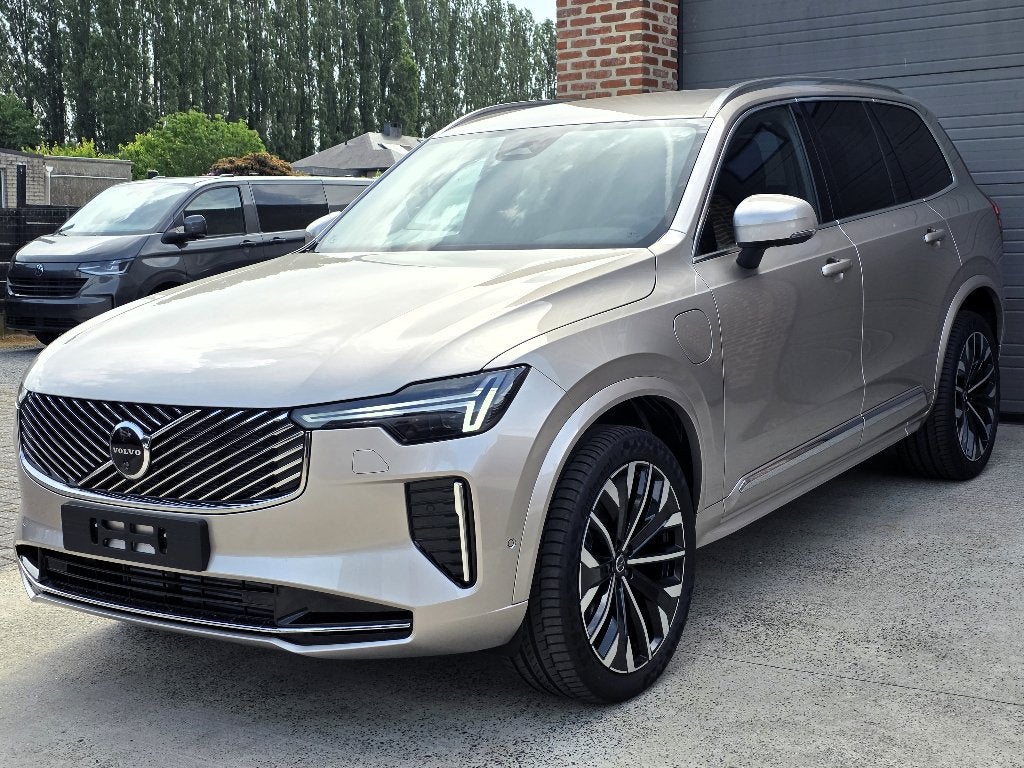 Volvo XC90 T8 - NIEUW 0KM - Plug In Hybride - 455 PK - 7Zits, 32 g/km, 7 zetels, Leder, Bedrijf