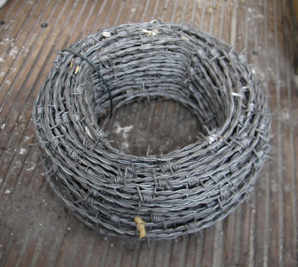 Rouleau de fil barbelé, Enlèvement, Neuf, Fil