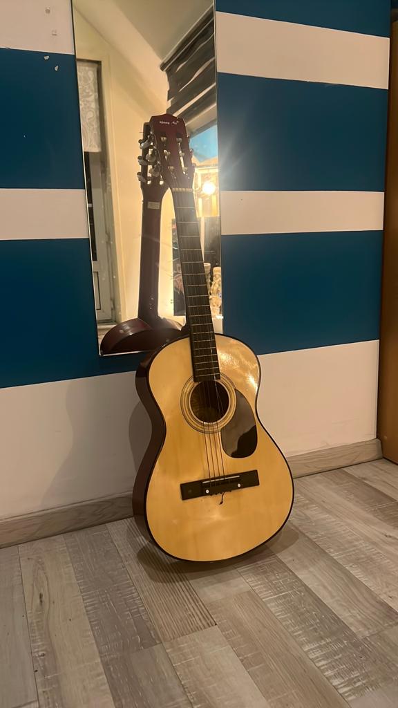 Acoustitic guitar, Muziek en Instrumenten, Snaarinstrumenten | Gitaren | Bas, Ophalen of Verzenden, Gebruikt, Akoestisch, 6-snarig