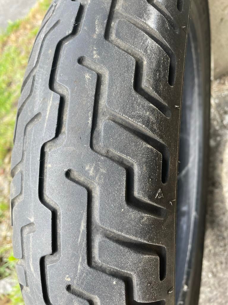 Harley Davidson 130-70-18 dunlop D402F band, Motoren, Ophalen, Gebruikt