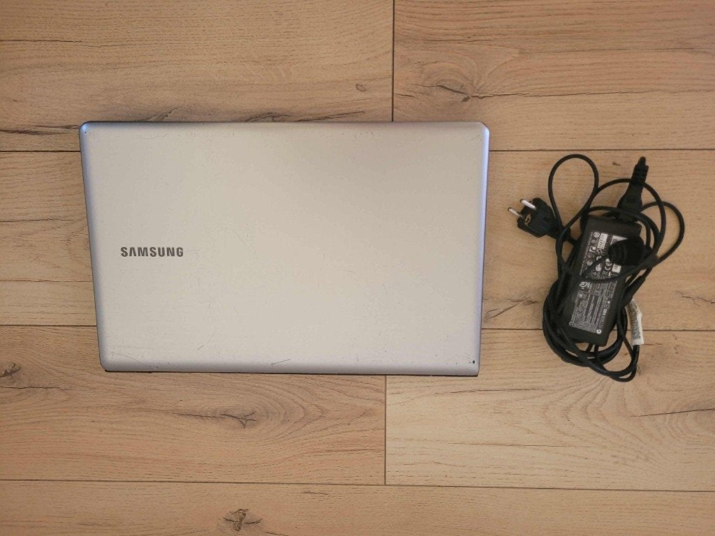 PC Portable Samsung 8GO-HDD 600GO-17.3 LED, HDD, 17 pouces ou plus, 8 GB, 600GB