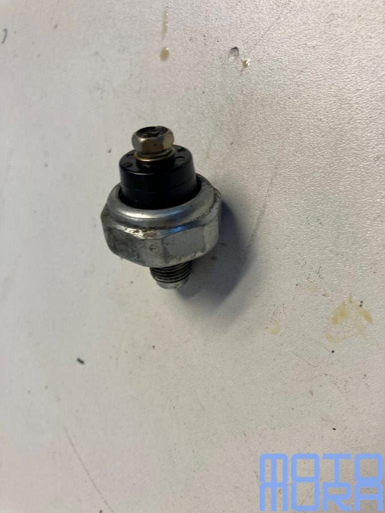 Olie drukschakelaar Suzuki GSXR 1000 2001 K1 - K4 2004, Gebruikt, -, -, Ophalen of Verzenden
