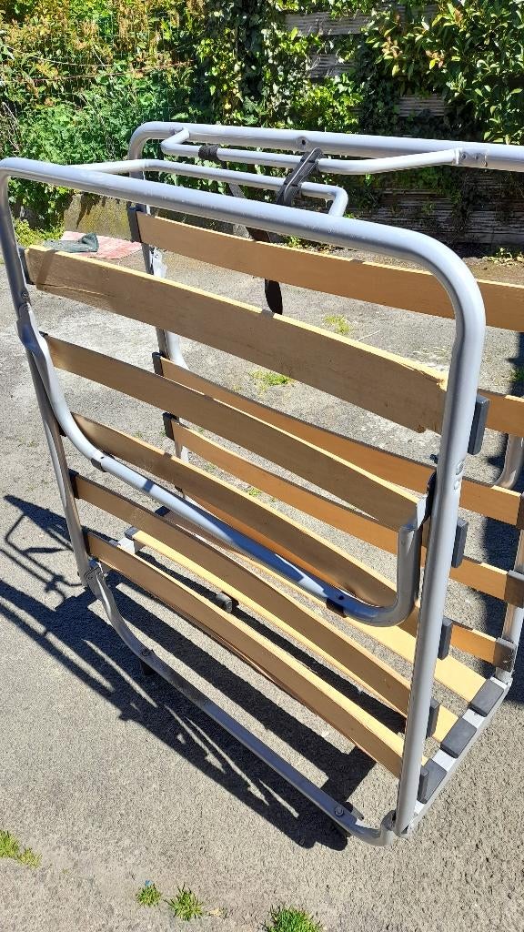 Lit pliable sans matelas, 90 cm, Une personne, Enlèvement, Utilisé