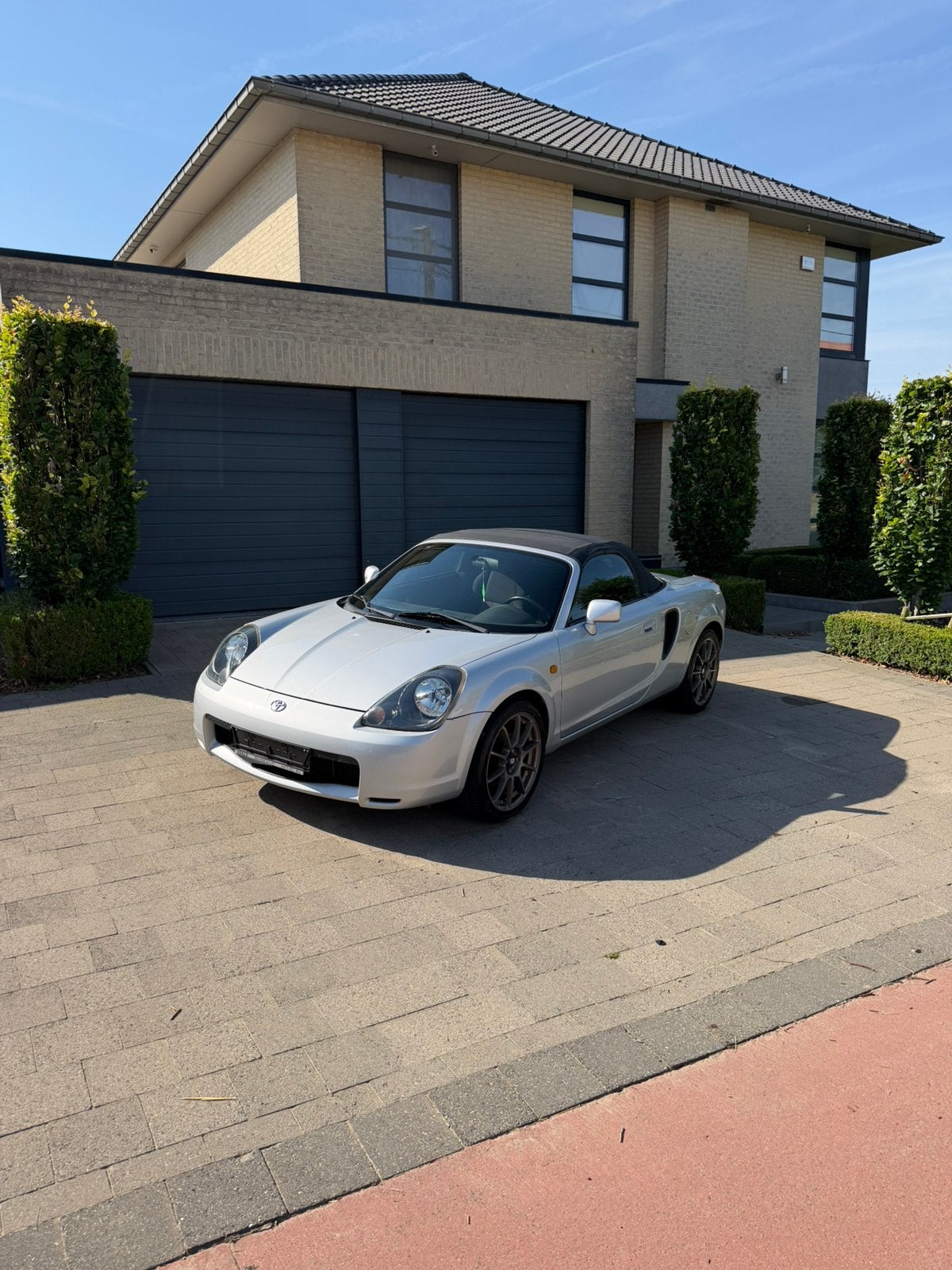 Toyota MR2, Immo, Garages en Parkeerplaatsen