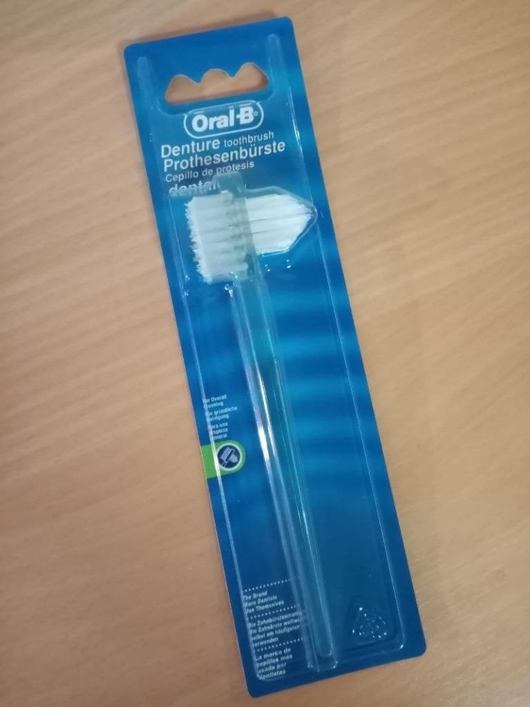 Oral-B : nieuw tandenborstel speciaal voor tandprothese, Enlèvement ou Envoi, Neuf, Brosse à dents