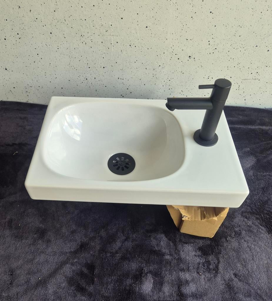 Fonteinset met zwarte kraan en sifon (40x25x5cm), Doe-het-zelf en Bouw, Ophalen of Verzenden, Kraan