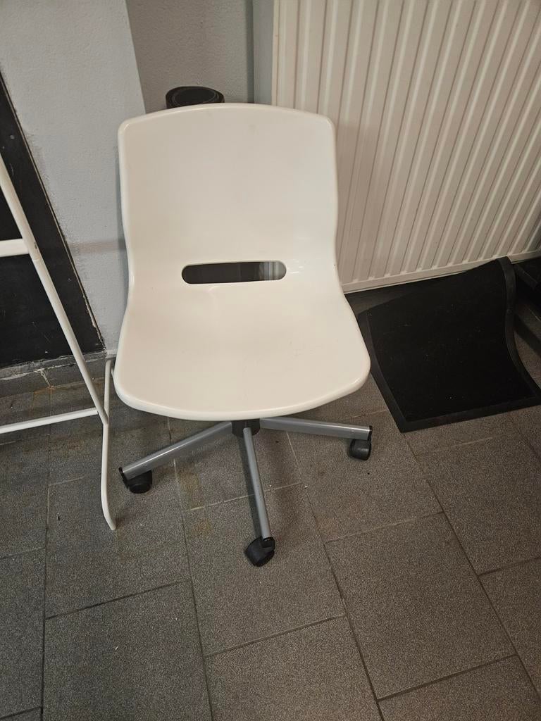 Chaise bureau ikea, Enlèvement