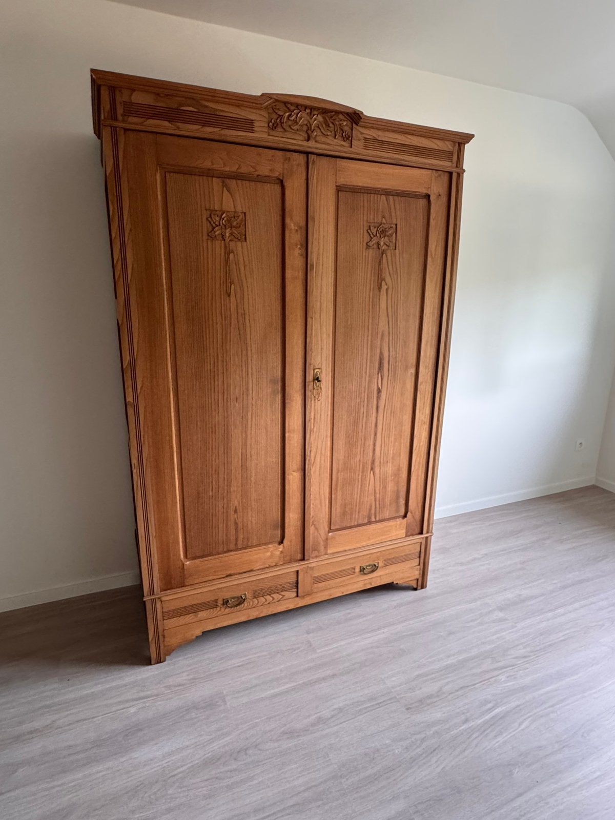 Kast kledij, Huis en Inrichting, Ophalen, Zo goed als nieuw