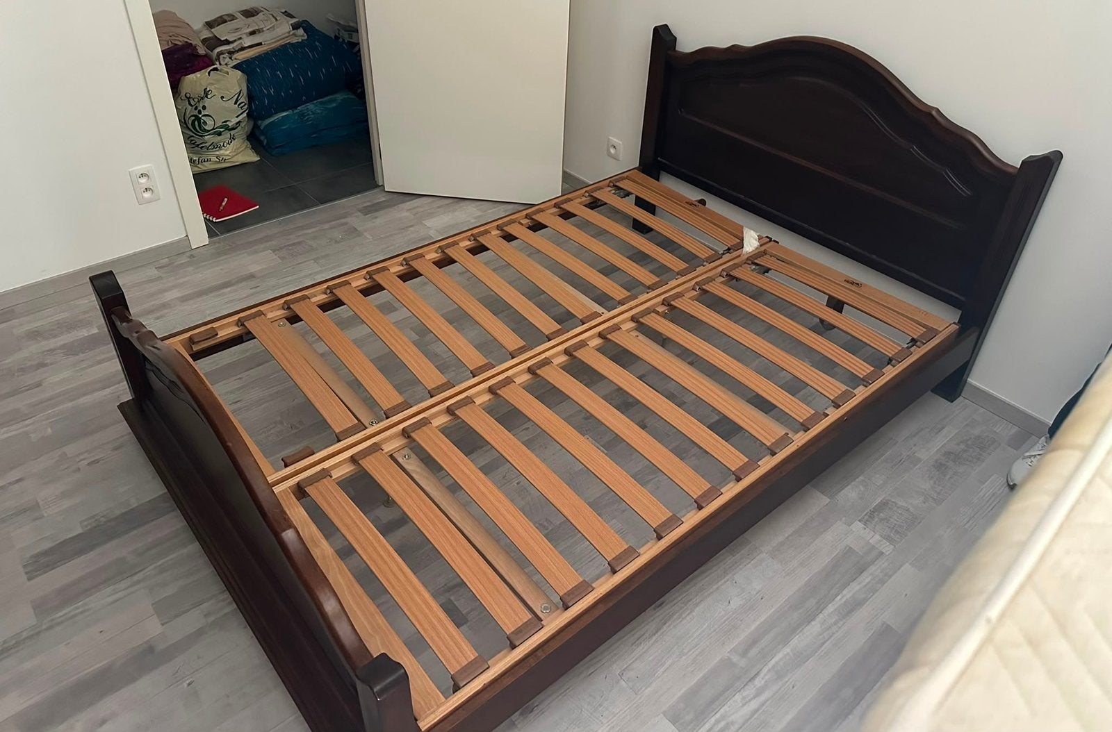 Bed: Twijfelaar, Ophalen, Zo goed als nieuw, Twijfelaar