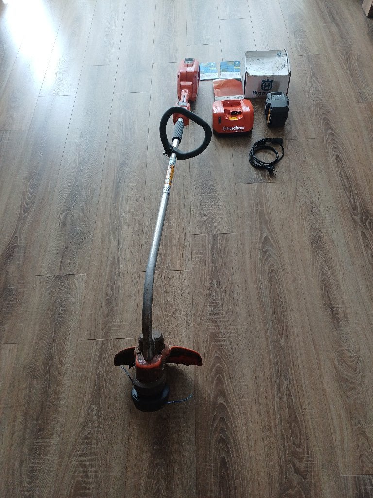 Husqvarna 136 LiC snaartrimmer, Tuin en Terras, Ophalen, Gebruikt, Accu, Husqvarna