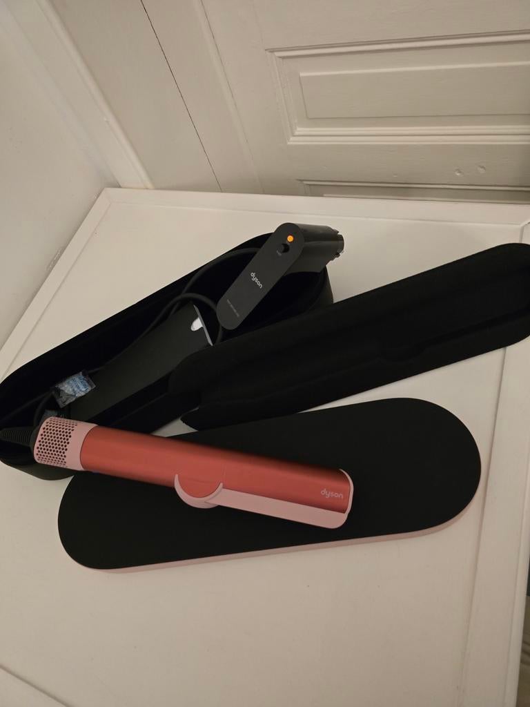 Dyson airstrait, Handtassen en Accessoires, Uiterlijk | Haarverzorging, Ophalen