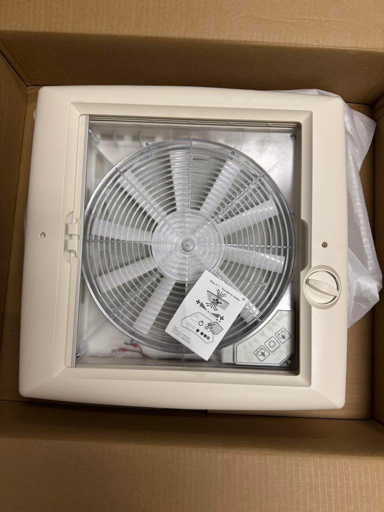 Neuf Ventilateur pour camper/van, Ophalen, Zo goed als nieuw