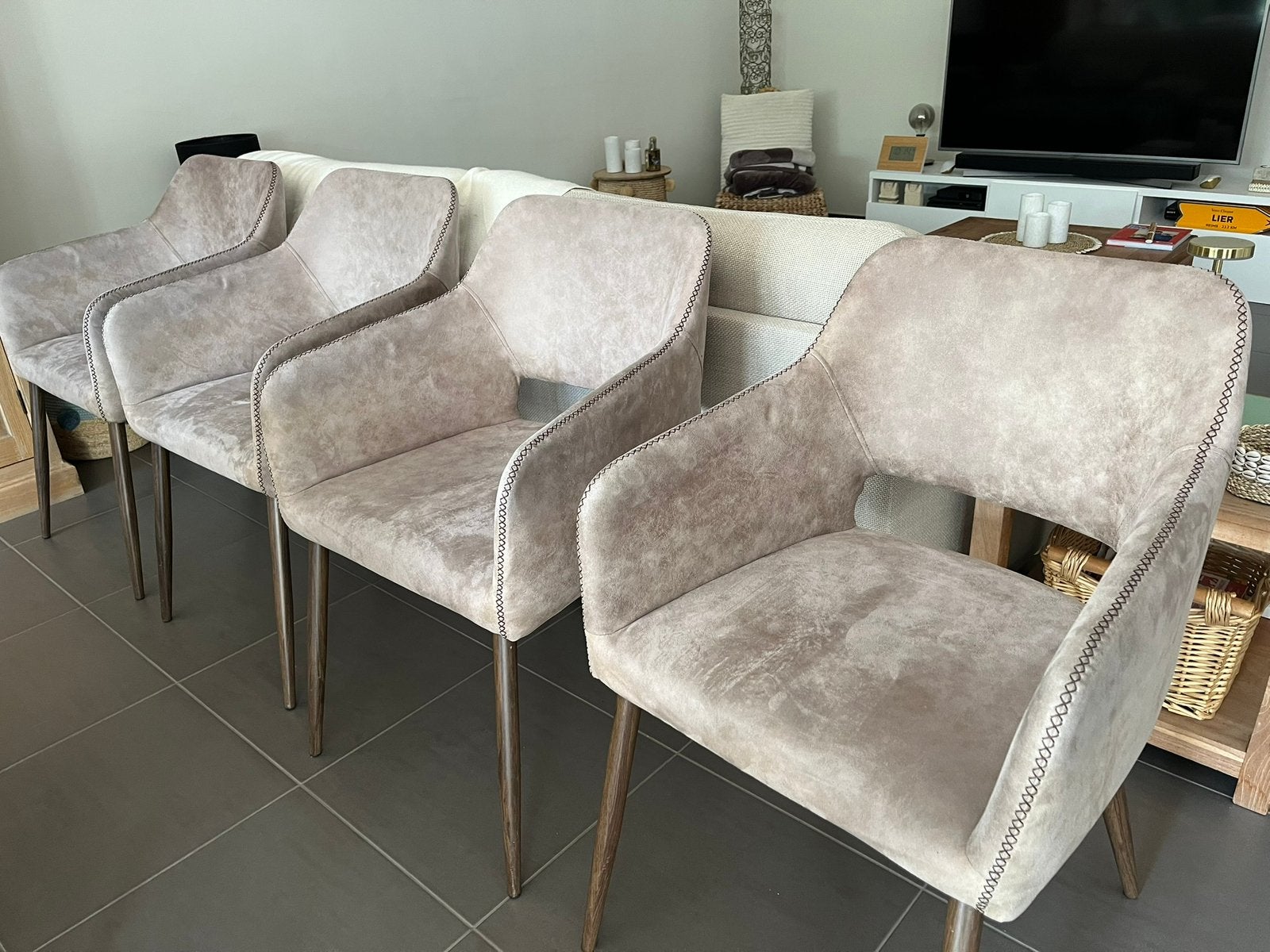 4 stoelen in taupe kleur, Ophalen, Zo goed als nieuw