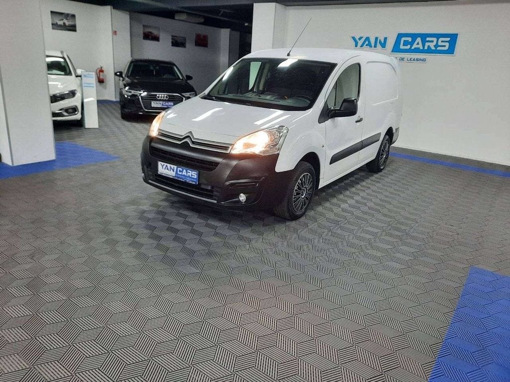 Citroën Berlingo MAXI (L2) • 1.6 DIESEL • CARPLAY • N, Auto's, Bestelwagens en Lichte vracht, Voorwielaandrijving, Stof, Gebruikt