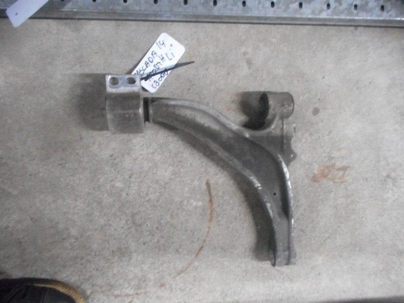 BRAS DE SUSPENSION AVANT DROIT (TRIANGLE) Opel Cascada, Opel, Opel Automobile GmbH, Utilisé, Kontakt-opel@opel.com