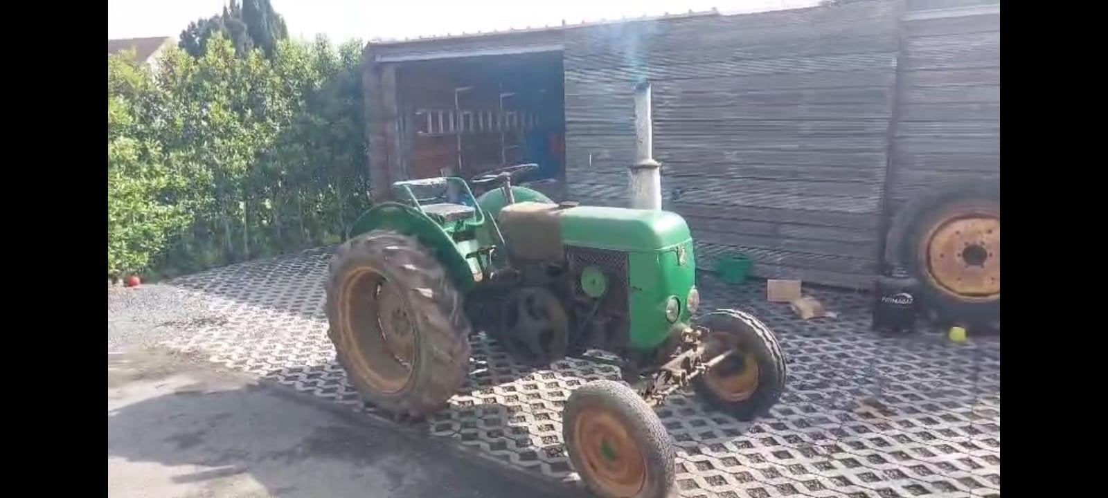 Vierzon 201 oldtimer tractor, Ophalen