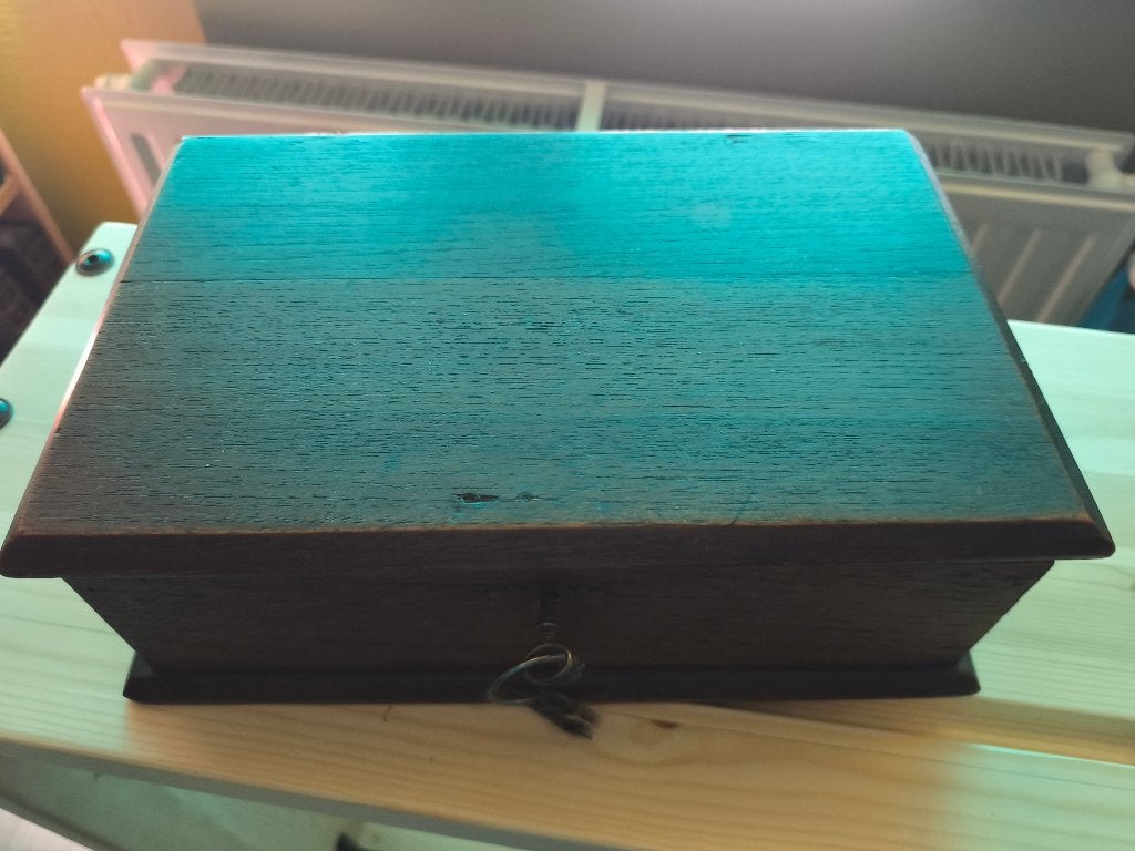 coffret en chêne, Ophalen