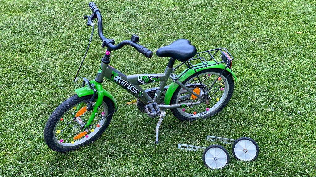Kinderfiets zijwielen Street boyz, Fietsen en Brommers, Fietsen | Kinderfietsjes, Ophalen, Gebruikt, Terugtraprem, Zijwieltjes