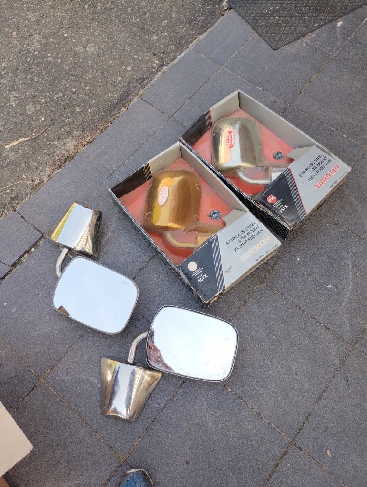 Inox spiegels, Ophalen